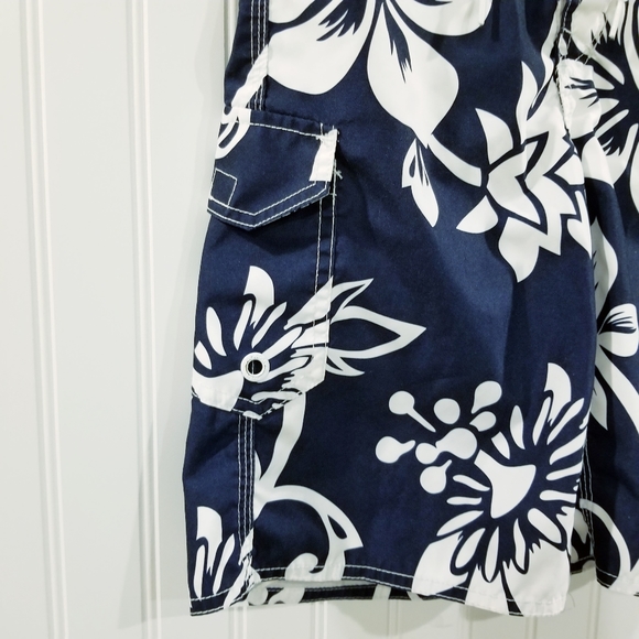 Lot of 2: Youth board shorts, YM - Picture 9 of 13